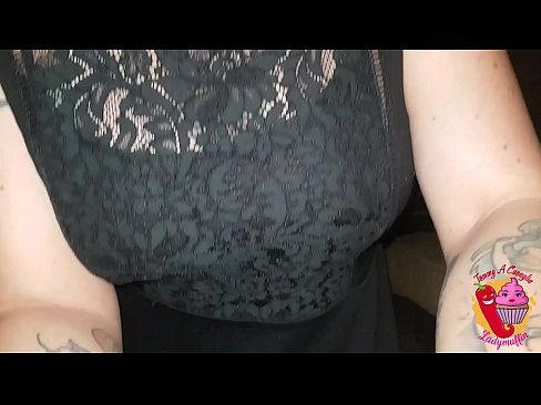 ❤️ Mae llyschwaer Slutty yn rhoi blowjob iddo a Sbaeneg ️ Porno vk wrthon ni